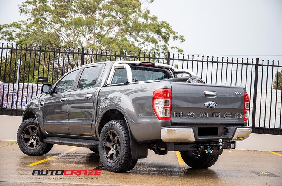 FORD RANGER BEAST BLACK MACHINED WITH DARK TINT